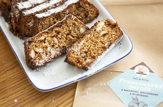 Glutenfreier Französischer Lebkuchen mit Mandeln Pflaumen und Aprikosen Backmischung