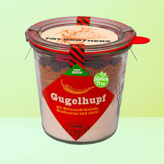 Glutenfreier Gugelhupf mit Himbeeren Zartbitterschokolade und Chili Backmischung im Weck-Glas