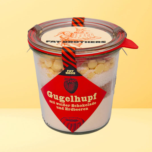 Glutenfreier Gugelhupf mit Erdbeeren und Weißer Schokolade Backmischung im Weck-Glas