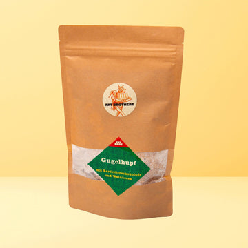 Weihnachtsgugelhupf mit Walnüßen und Bitterschokoladetropfen Backmischung