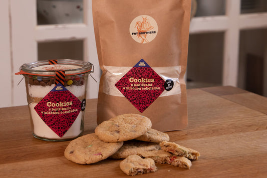 Lustiges Cookies Trio mit Schokolinsen Schokolade und Oreo Backmischungen