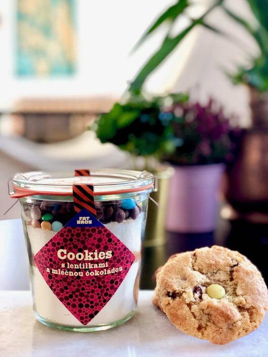 Cookies mit Schokolinsen und Milchschokolade Backmischung im Weck-Glas