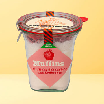Muffins mit Erdbeeren und Ruby Schokolade Backmischung im Weck-Glas